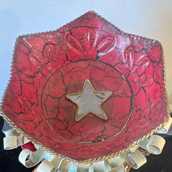 Vintage Festive Red Nutcracker Figurine tea light/candle holder - Picture 3 of 14